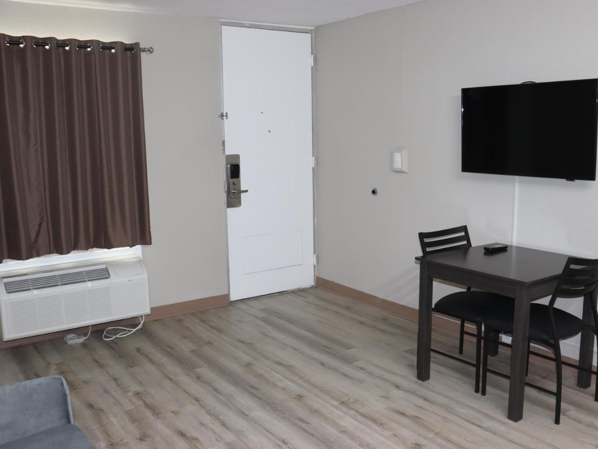 Crossroads Inn & Suites Вест-Мемфіс Екстер'єр фото